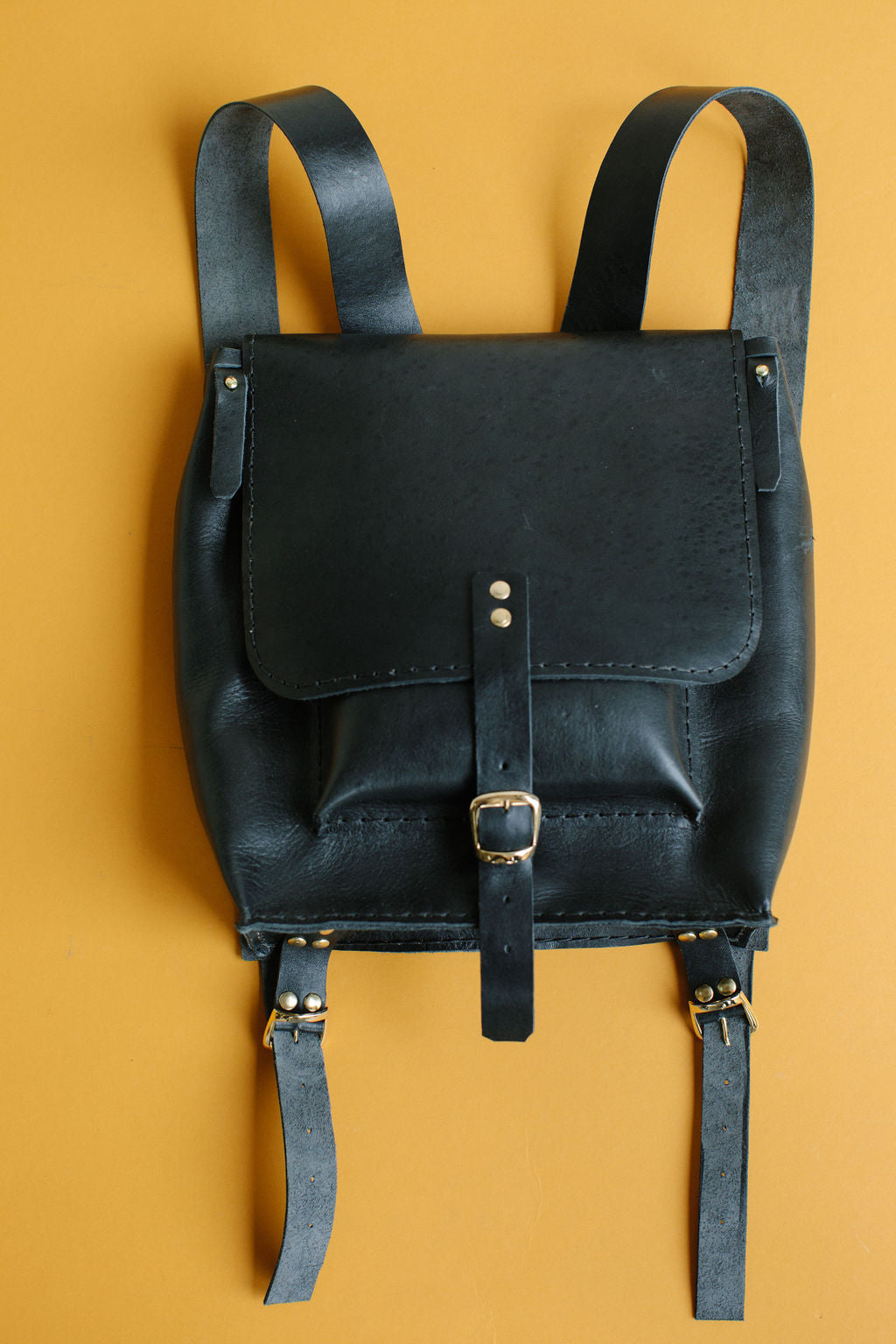 ISA LEATHER BACKPACK // BLACK